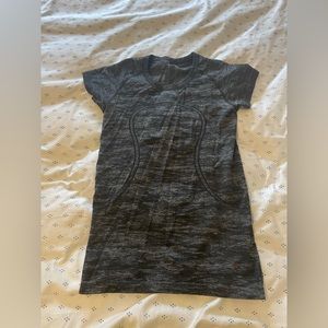 lululemon “Swiftly Tech” short sleeve in charcoal!